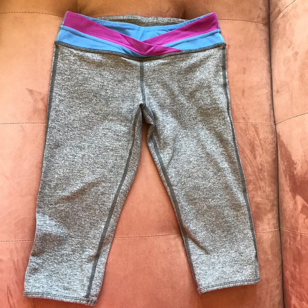 Size 10 Cropped Ivivva Leggings (Grey)